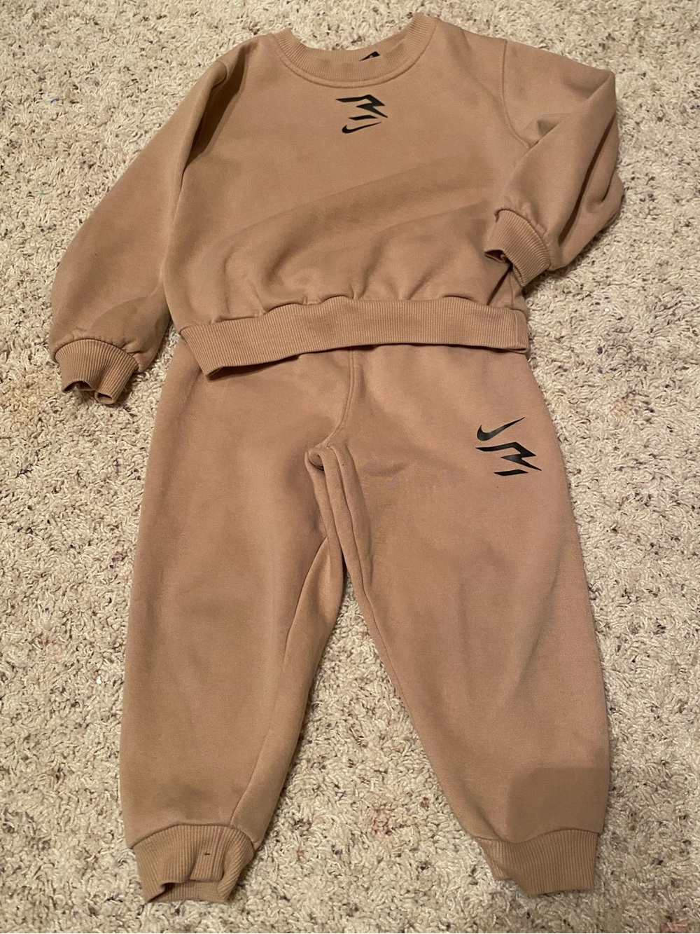 Nike 3Brand Kids Tan Sweatshirt & Jogger Set with Black Swoosh EUC 4T